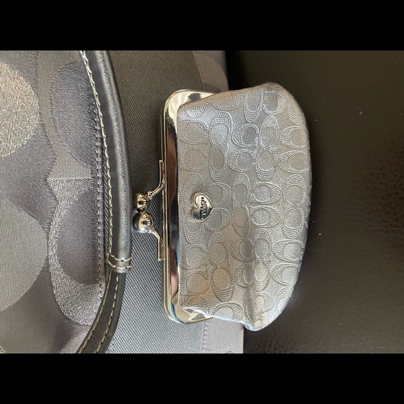 Coach satchel purse in grey/silver - Picture 7 of 9